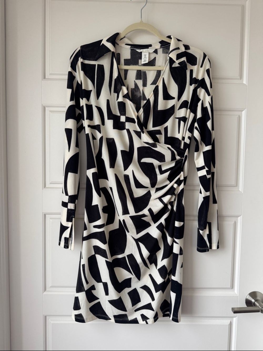 Black & White Abstract Print Wrap Dress